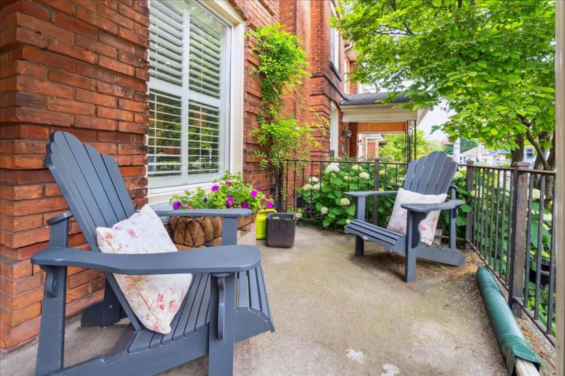 Property listing for 310 Locke St. S., Hamilton, ON