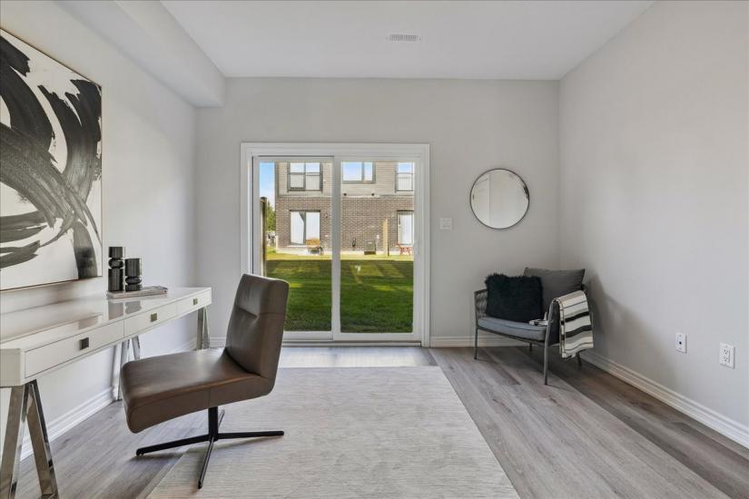 Property listing for 21 Cadwell Lane, Hamilton, ON