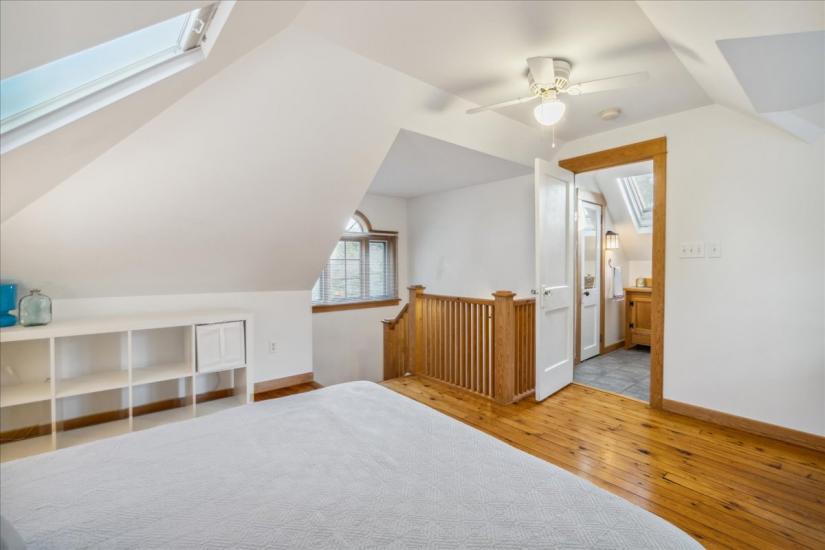 Property listing for 160 Dalewood Cres., Hamilton, ON