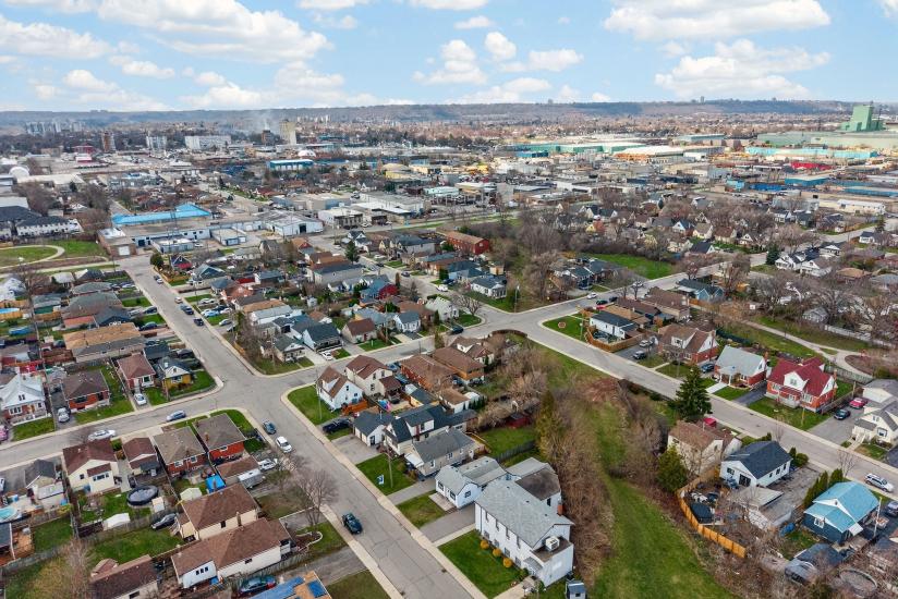 Property listing for 663 Tate Ave., Hamilton, ON