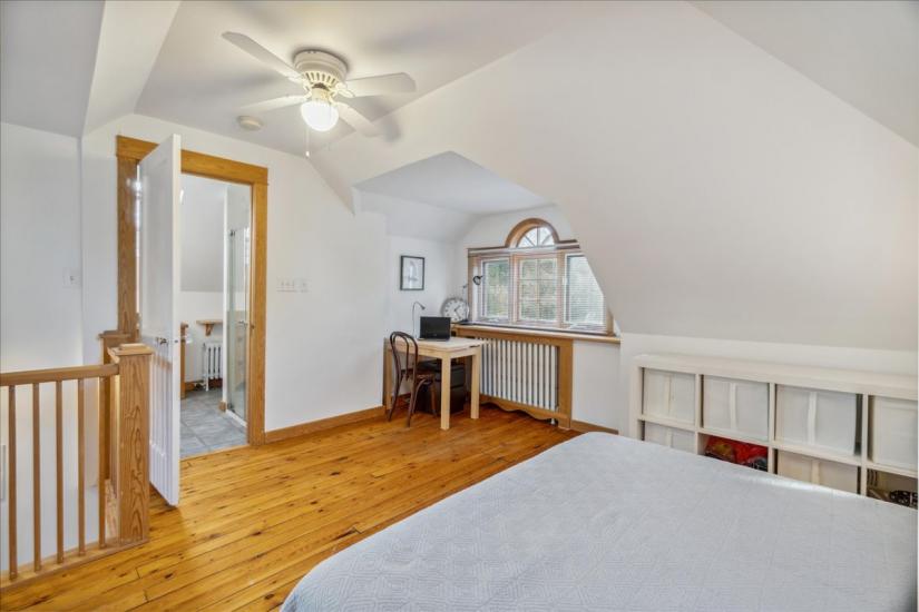 Property listing for 160 Dalewood Cres., Hamilton, ON