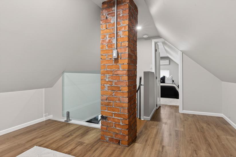 Property listing for 105 Highland Ave., St. Catharines, ON