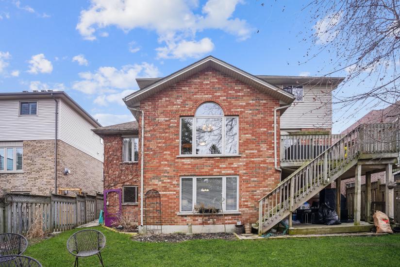 Property listing for 154 Hepburn Cres., Hamilton, ON