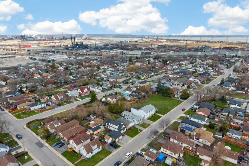 Property listing for 663 Tate Ave., Hamilton, ON