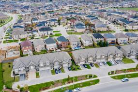 Property listing for #5-370 Stonehenge Dr., Ancaster, ON