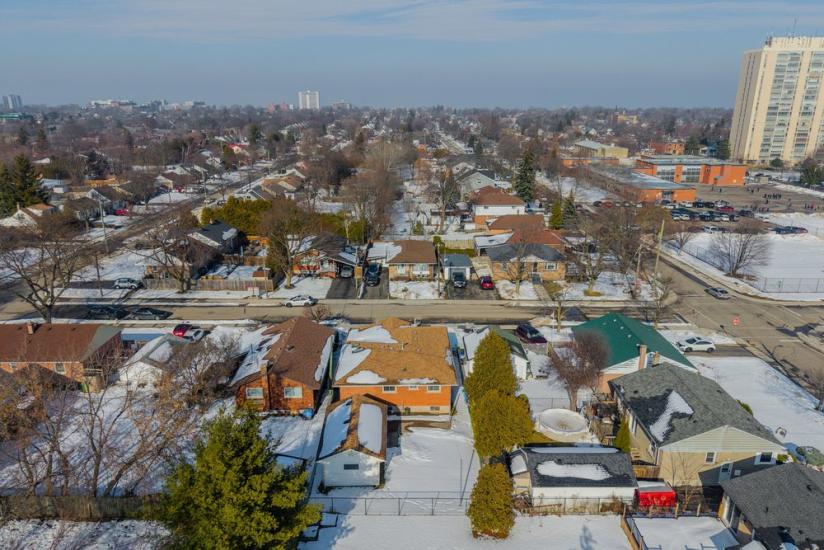 Property listing for 624 Seventh Ave., Hamilton, ON