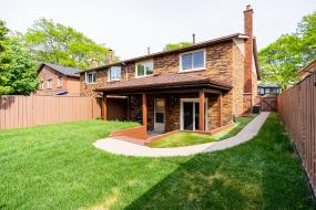 Property listing for 42 Beston Dr., Hamilton, Ontario