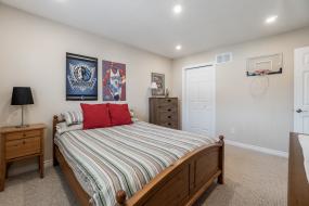 Property listing for 1363 Upper Paradise Rd., Hamilton, ON