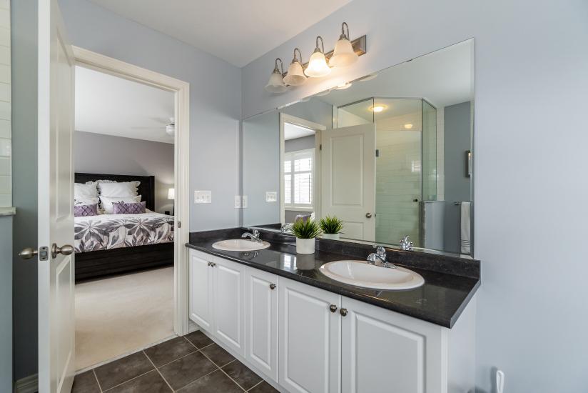 Property listing for 124 Springview Dr., Waterdown, Ontario