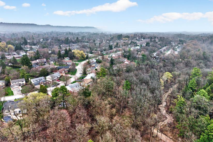 Property listing for 103 Turnbull Rd., Dundas, ON