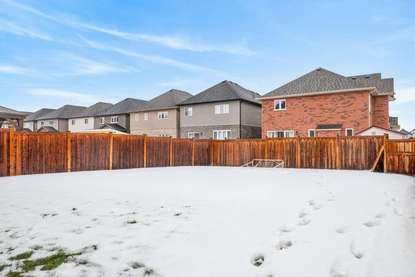 Property listing for 79 Dolomiti Crt., Stoney Creek, ON