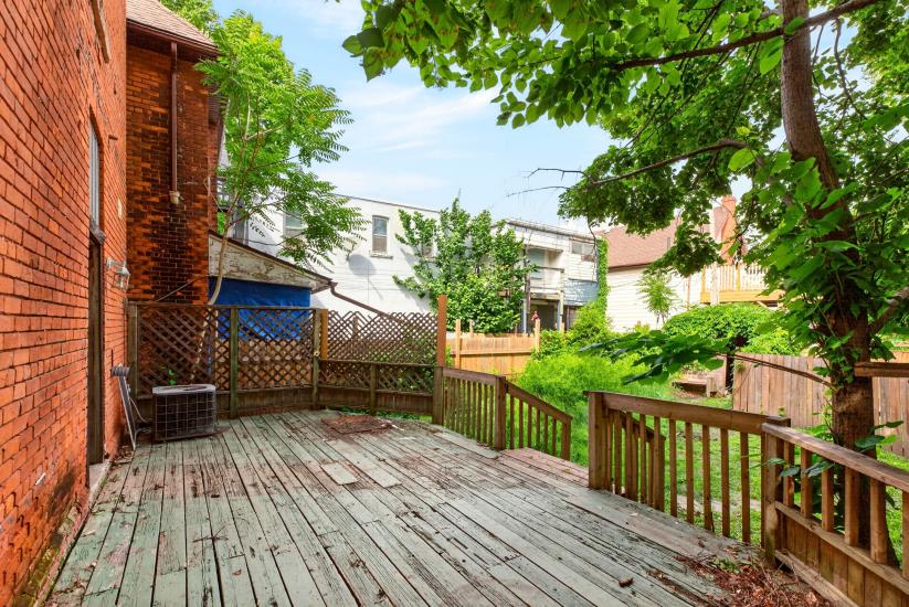 Property listing for 86 Sherman Ave. N., Hamilton, ON