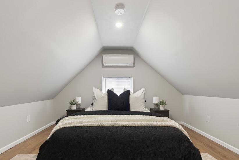 Property listing for 105 Highland Ave., St. Catharines, ON