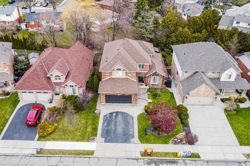 Property listing for 154 Hepburn Cres., Hamilton, ON