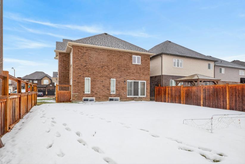 Property listing for 79 Dolomiti Crt., Stoney Creek, ON