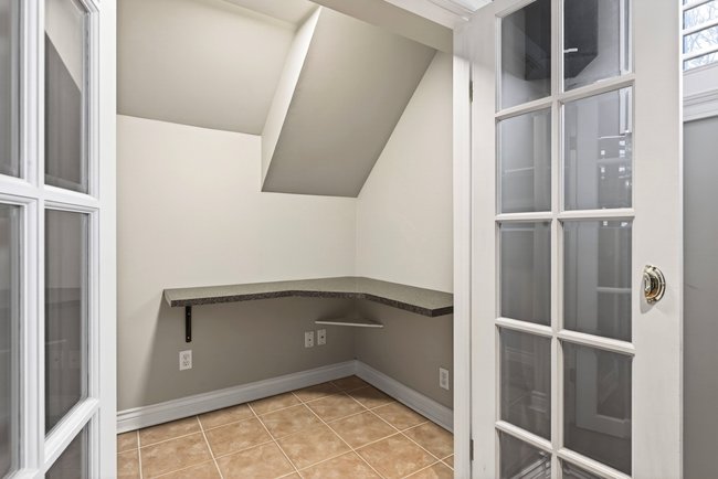 Property listing for 35 Shalfleet Blvd., Brantford, ON