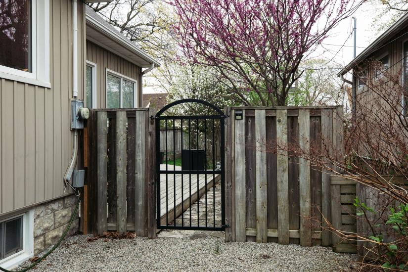 Property listing for 105 Highland Ave., St. Catharines, ON