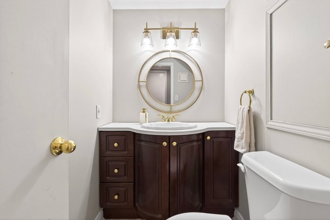 Property listing for 35 Shalfleet Blvd., Brantford, ON