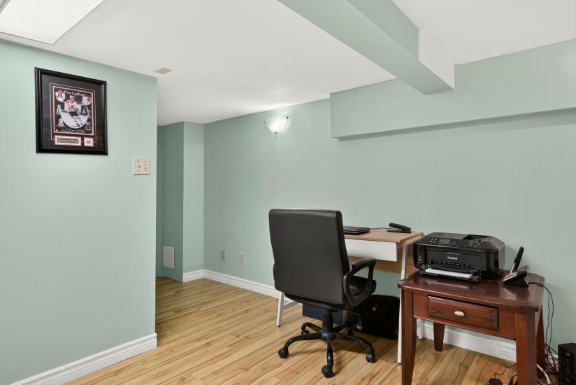 Property listing for 47 Witherspoon St., Dundas, ON