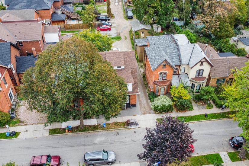 Property listing for 9 Blythe St., Hamilton, ON