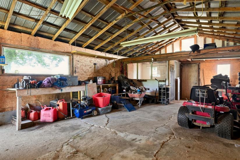 Property listing for 958 Highland Rd. E., Stoney Creek, ON