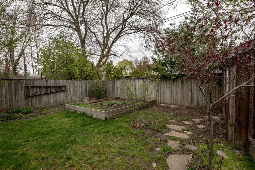 Property listing for 105 Highland Ave., St. Catharines, ON