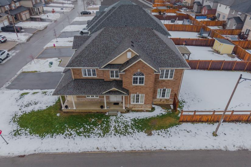 Property listing for 79 Dolomiti Crt., Stoney Creek, ON