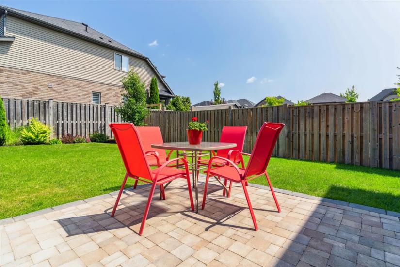 Property listing for 60 Pumpkin Pass, Binbrook, ON