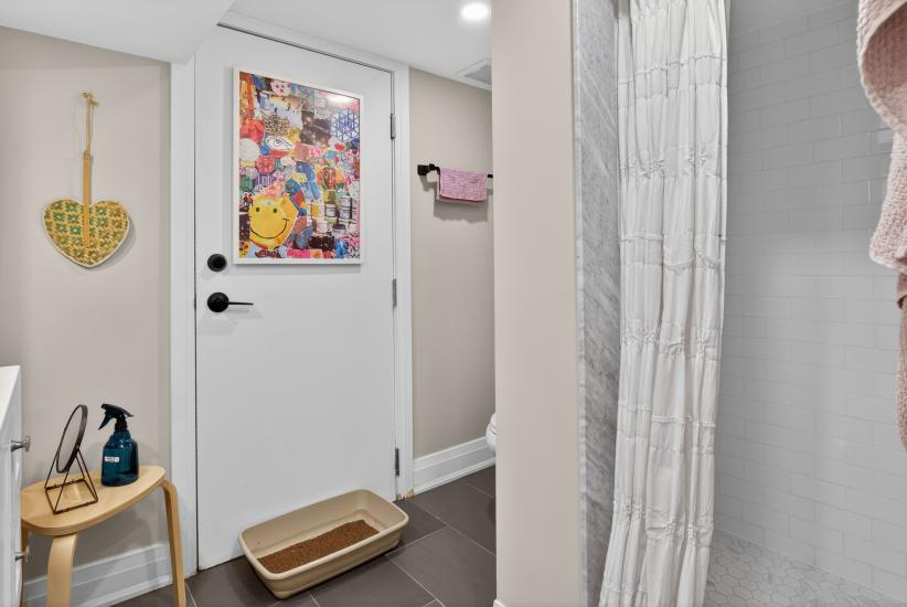 Property listing for 11 Barnesdale Ave. N., Hamilton, ON