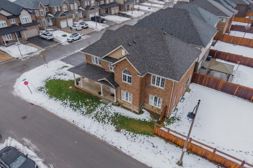 Property listing for 79 Dolomiti Crt., Stoney Creek, ON