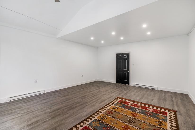 Property listing for 24 Norway Ave, Hamilton, ON