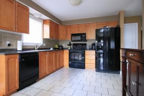 Property listing for 151 Rosebury Way, Hamilton, ON