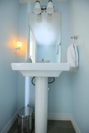 Property listing for #10-201 Westbank Trail, Stoney Creek, ON