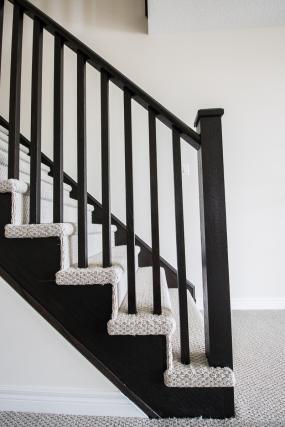 Property listing for 84 Dunrobin Lane, Grimsby, ON