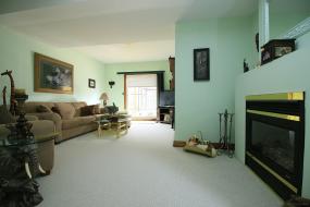Property listing for 121 Glenhollow Dr., Stoney Creek, ON