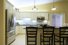 Property listing for 32 Toulon Ave., Ancaster, ON