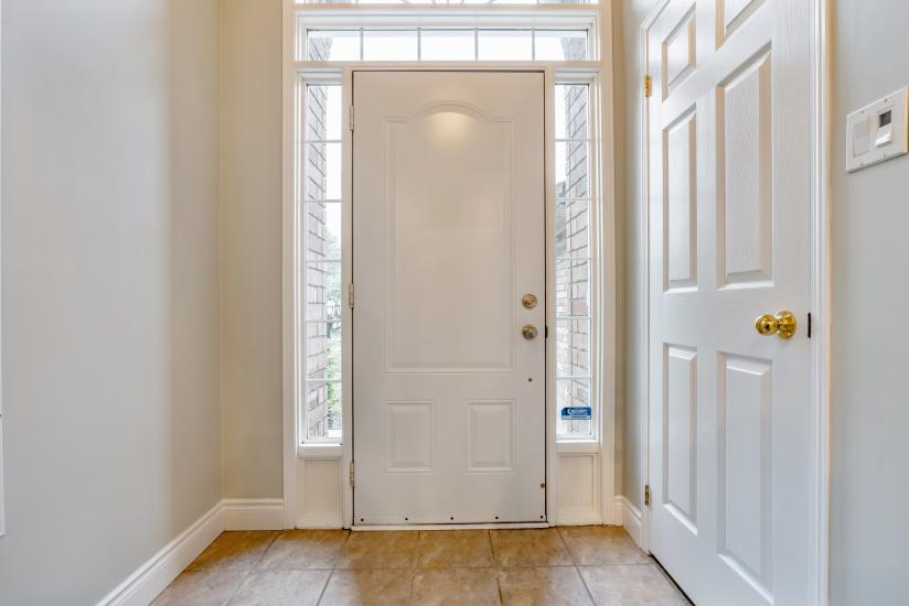 Property listing for 100 Davidson Blvd., Dundas, ON