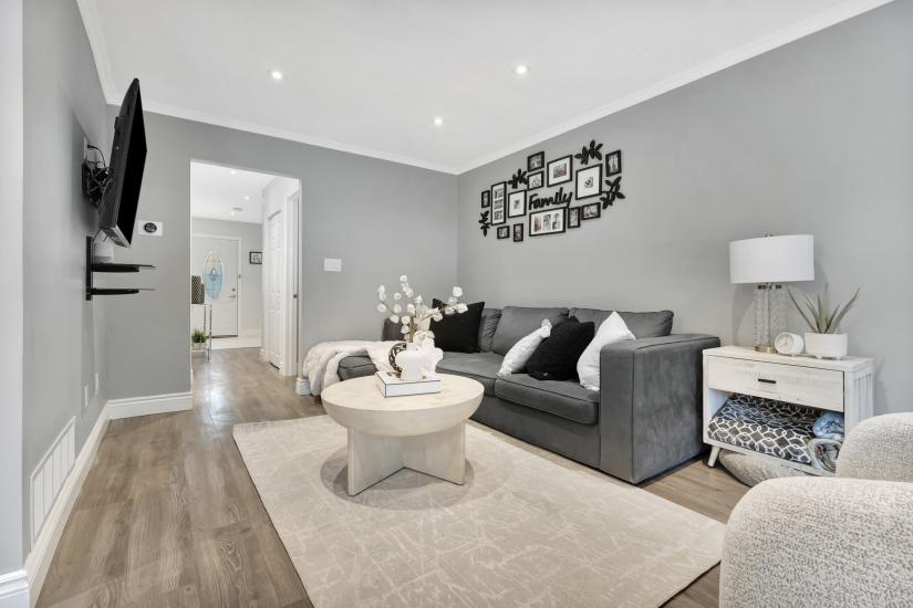 Property listing for #7-860 Rymal Rd. E., Hamilton, ON