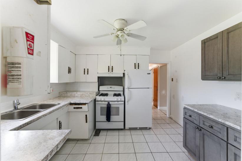 Property listing for 2088 Upper James St., Hamilton, ON