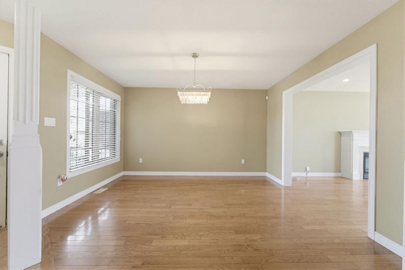 Property listing for 40 Lanza Crt., Hamilton, ON