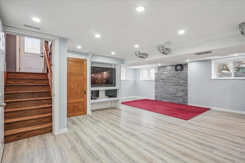 Property listing for L-1566 Caistorville Rd., Caistor Centre, ON