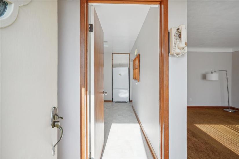 Property listing for 16 Greenwood St., Hamilton, ON