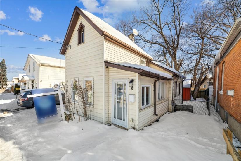 Property listing for 8 Tasker St., St. Catharines, ON