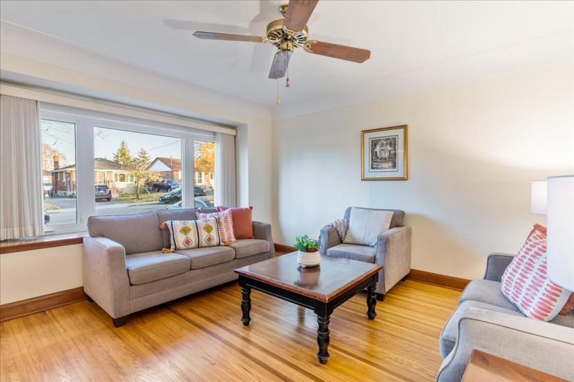 Property listing for 272 East 44th St., Hamilton, ON