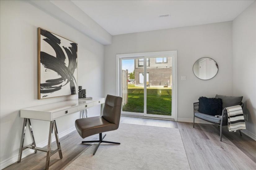 Property listing for 21 Cadwell Lane, Hamilton, ON