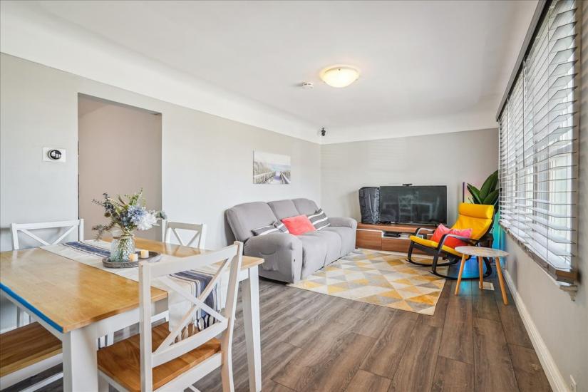Property listing for 733 Dunn Ave., Hamilton, ON