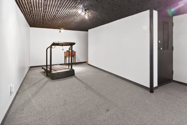 Property listing for 35 Shalfleet Blvd., Brantford, ON