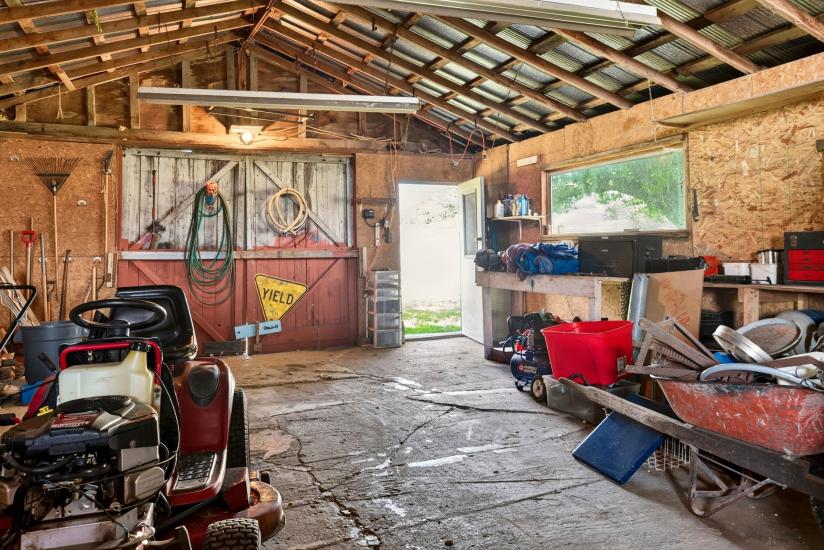 Property listing for 958 Highland Rd. E., Stoney Creek, ON