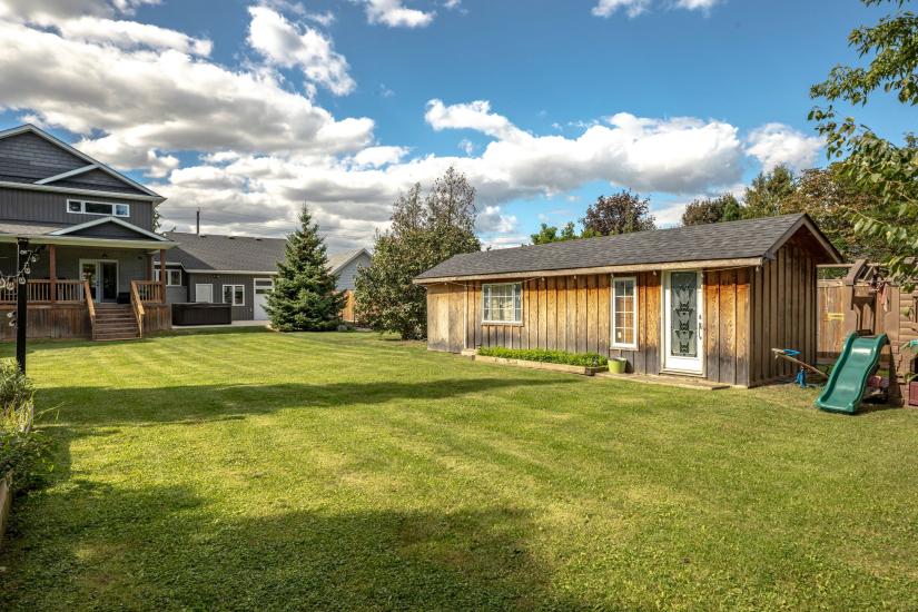 Property listing for 98 First Rd. W., Stoney Creek, ON