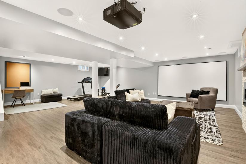 Property listing for 667 Sandcherry Dr., Burlington, ON